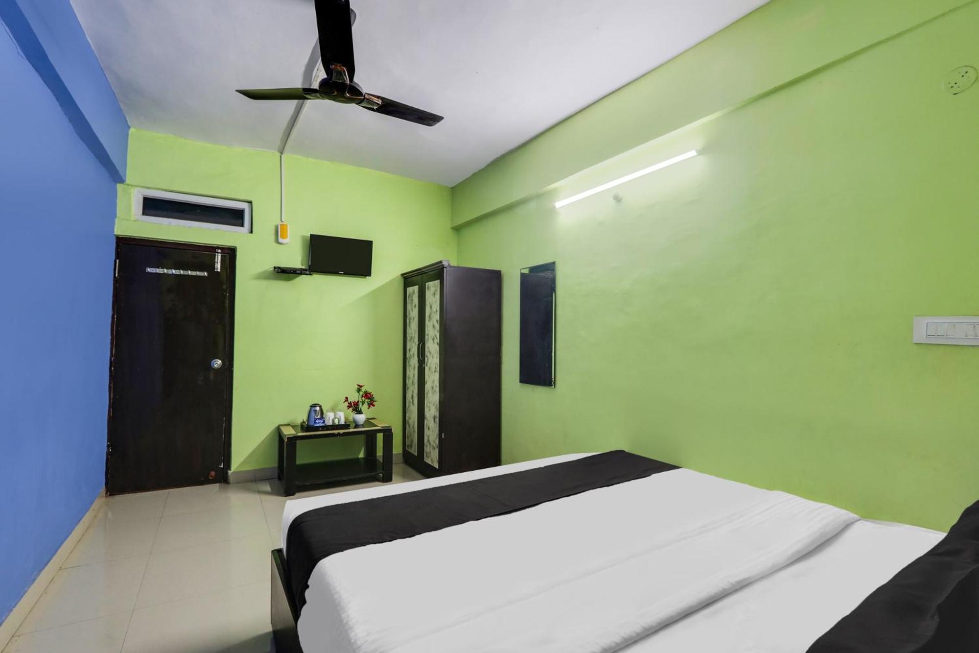 Hotel O Grand Hotel And Lodge Sangareddy Buitenkant foto