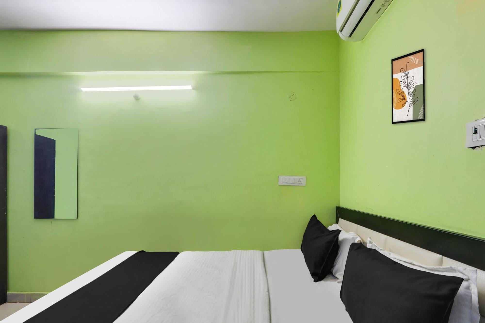 Hotel O Grand Hotel And Lodge Sangareddy Buitenkant foto