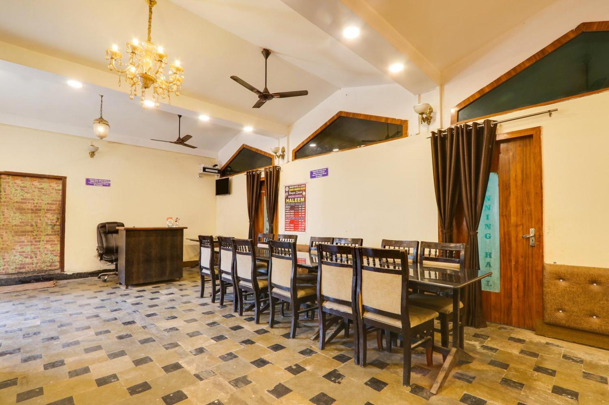 Hotel O Grand Hotel And Lodge Sangareddy Buitenkant foto